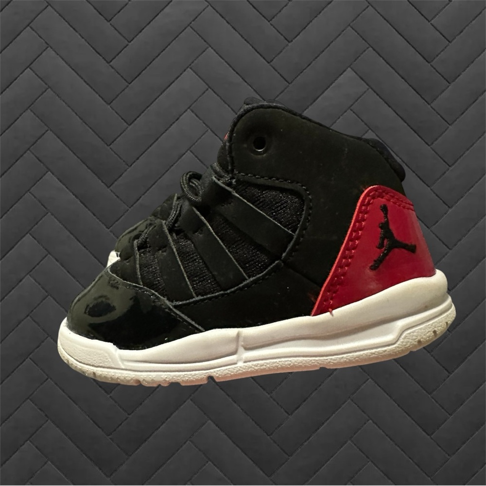 Air Jordan Max Aura
